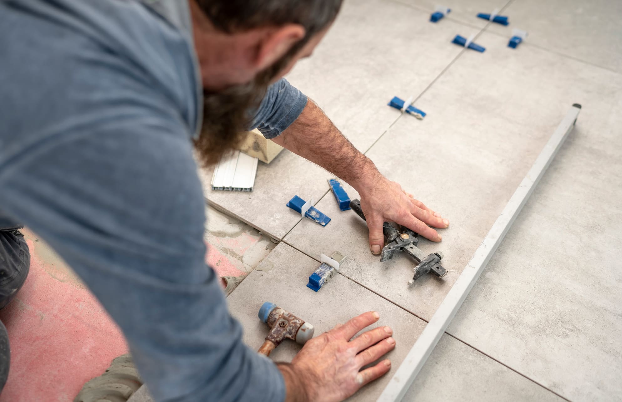 Bodenbeläge nach Kundenwunsch ändern