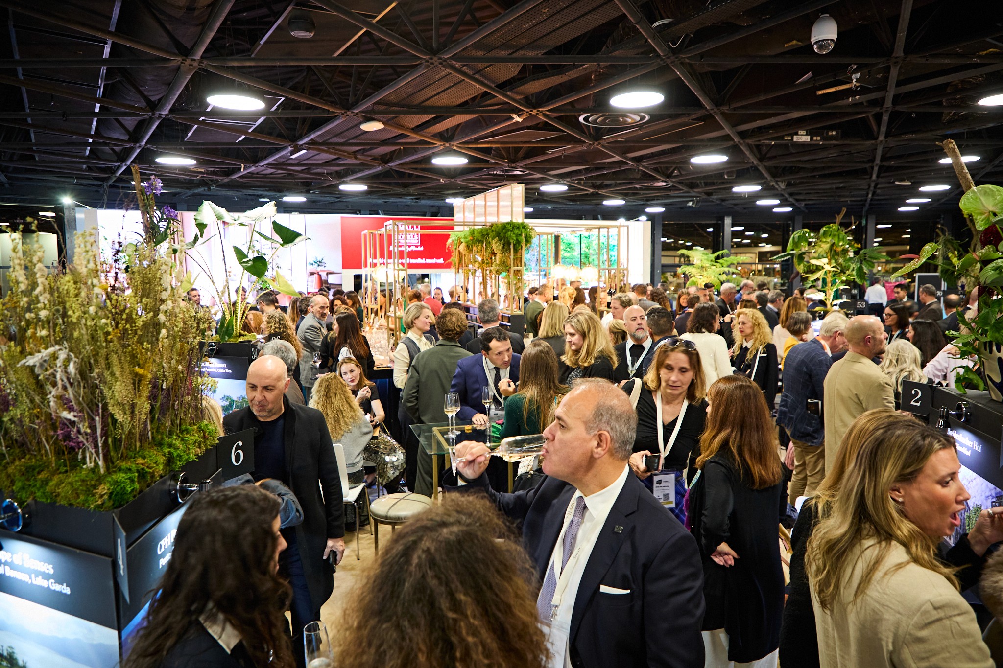Business aviation event in Geneva with private aircraft and aviation professionals