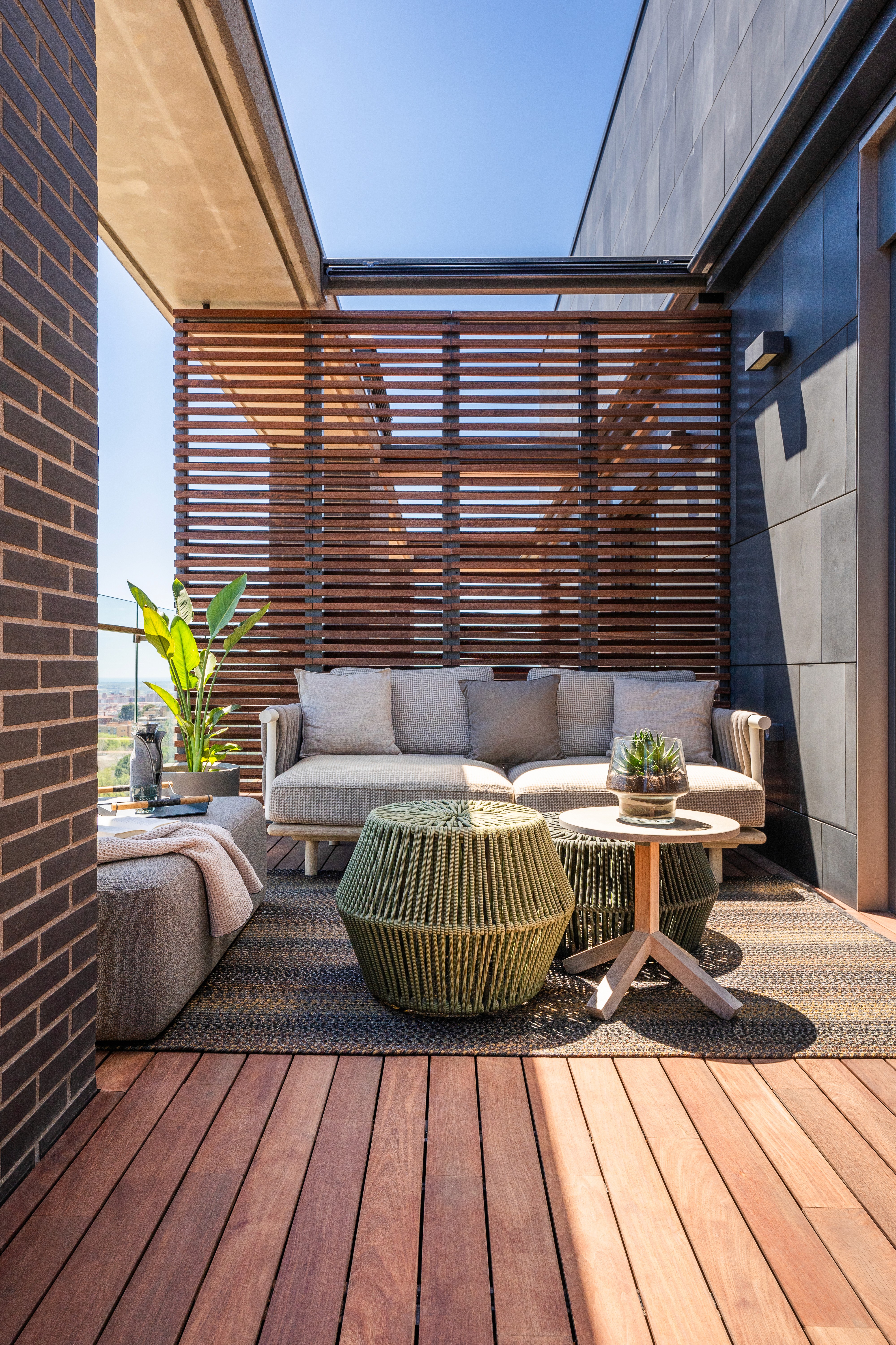 Zona de sofás en terraza exterior