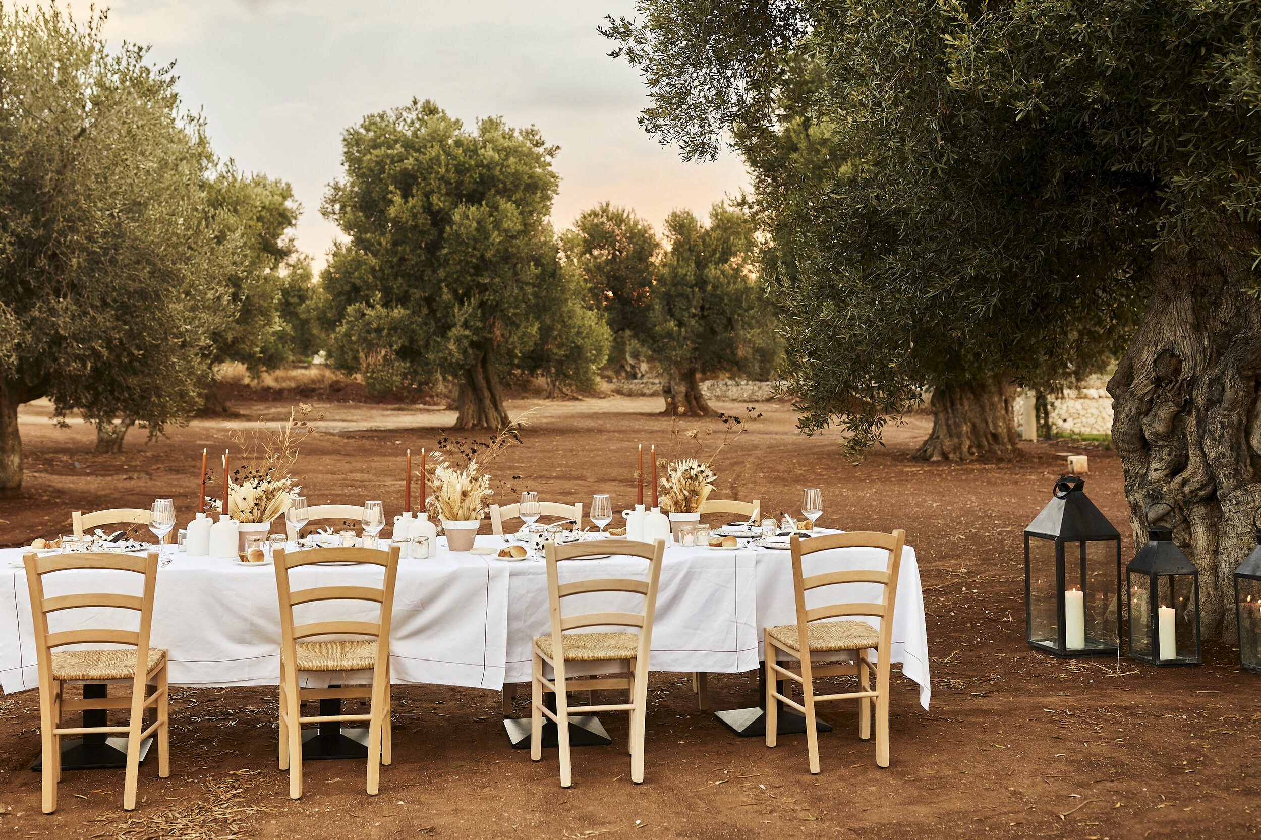 Batch.Works logo over a photo of a box of 3D printed objects