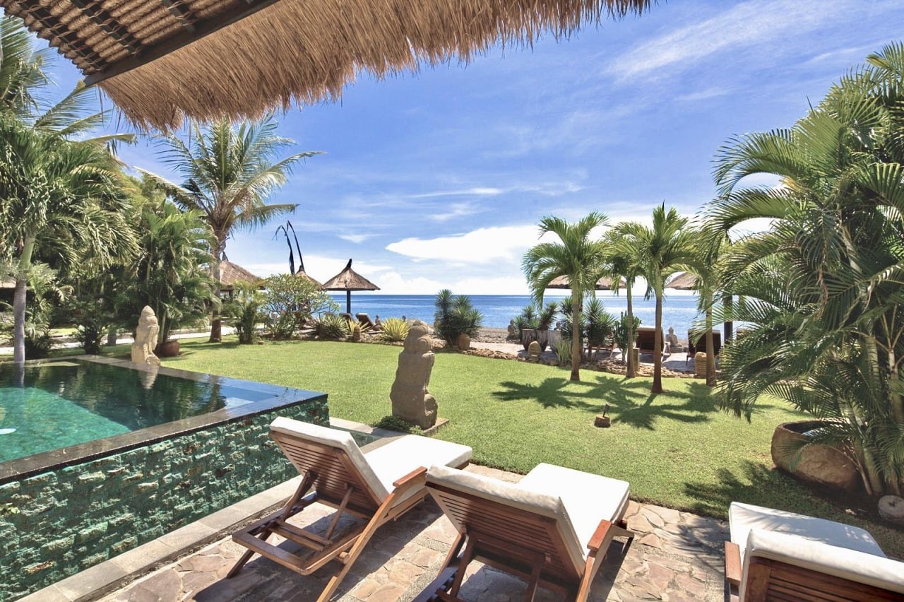 Beachfront villa complex in Freehold in Lovina, North Bali