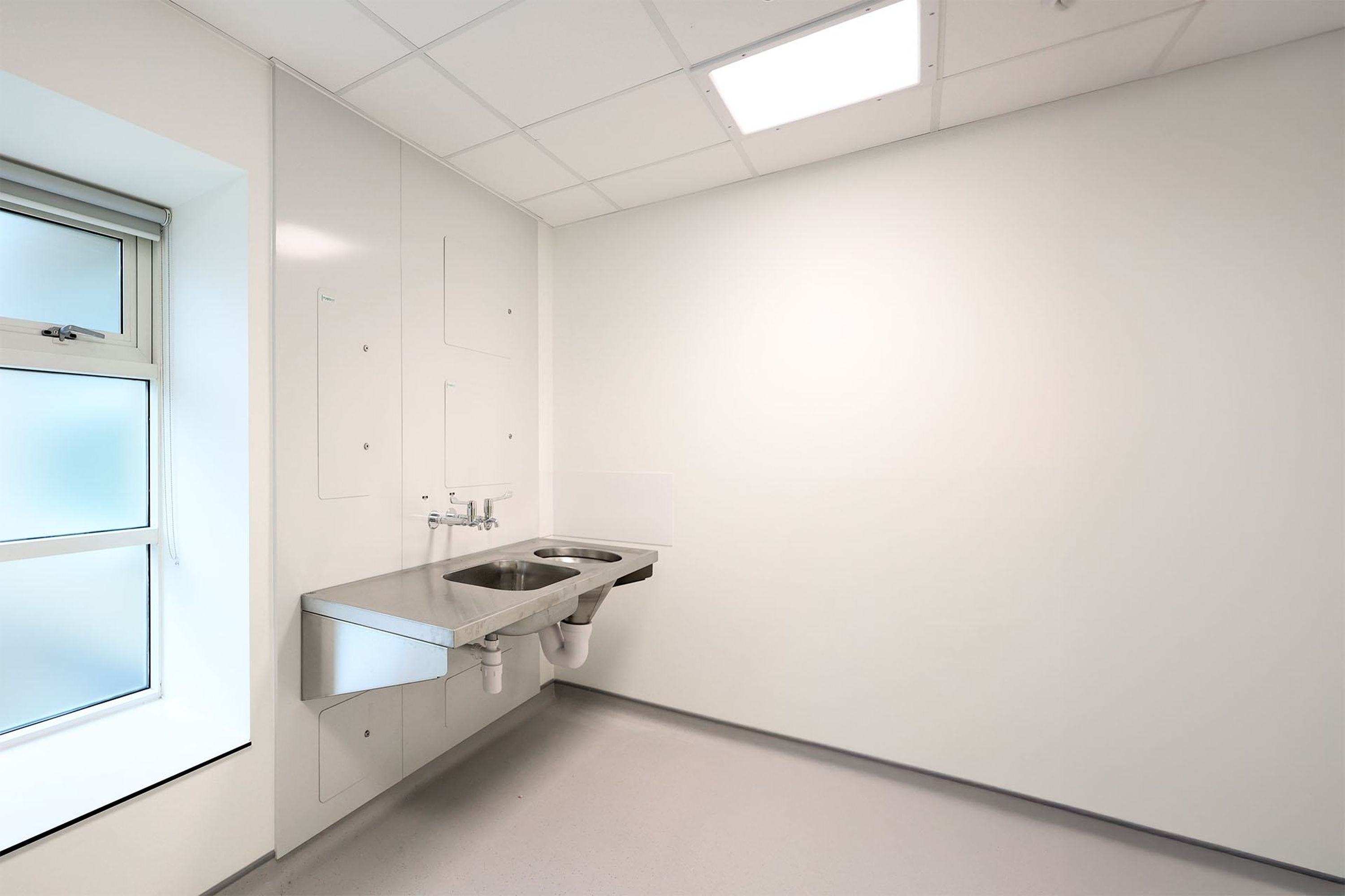 The slophopper Hygipod IPS unit installed at The Urgent Care Centre at&nbsp;Royal Berkshire Hospital