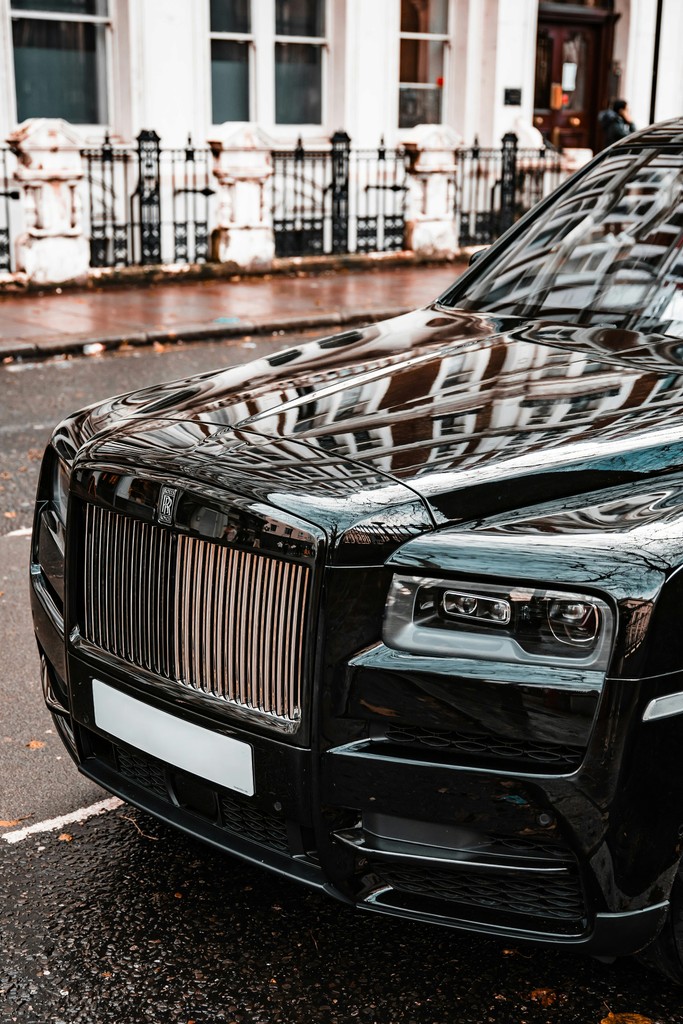 Black Rolls-Royce for a private chauffeur service in London