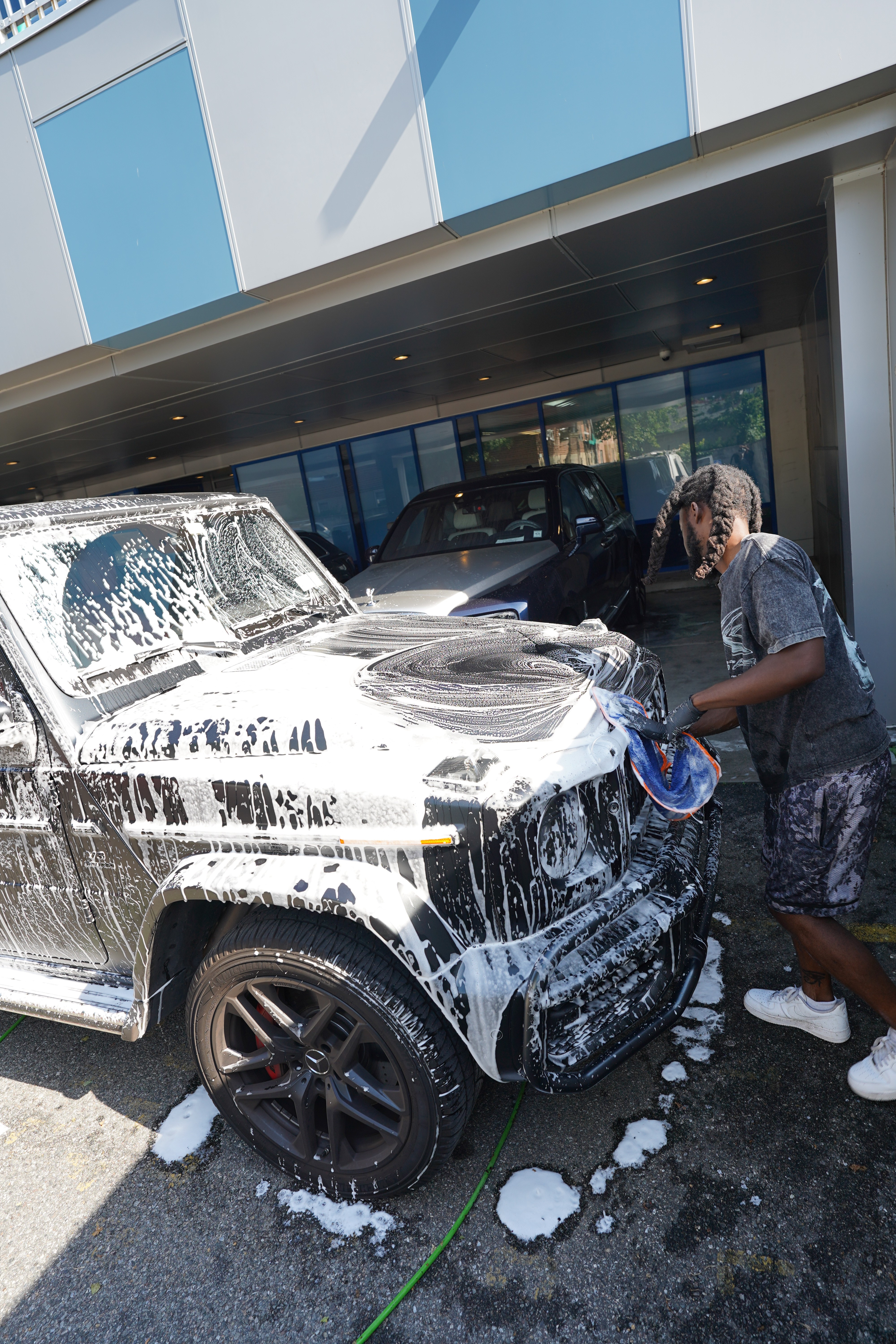 Mobile auto detailing NYC - full interior and exterior car detailing 