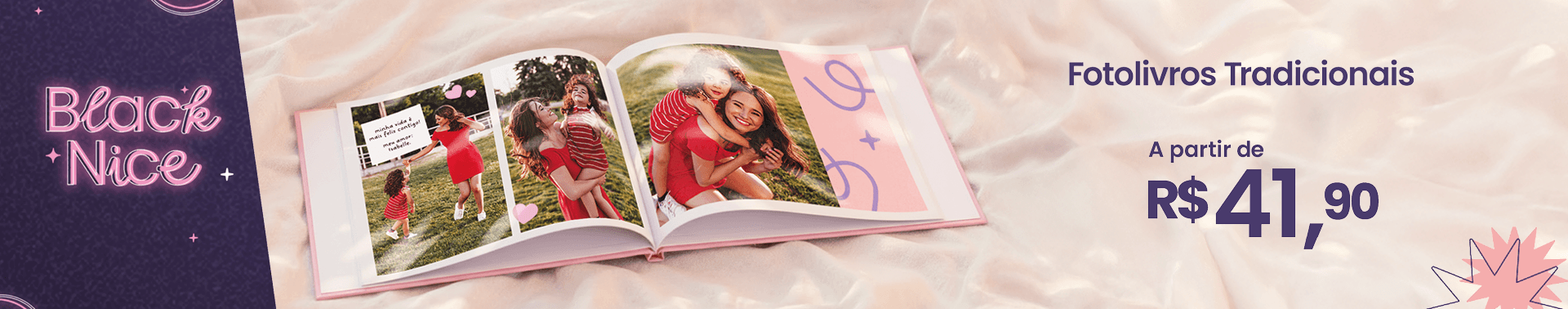 Fotolivro capa dura com imagens de pai e filhos sorrindo, sobre mesa de madeira clara, com promoção a partir de trinta e nove reais e noventa centavos