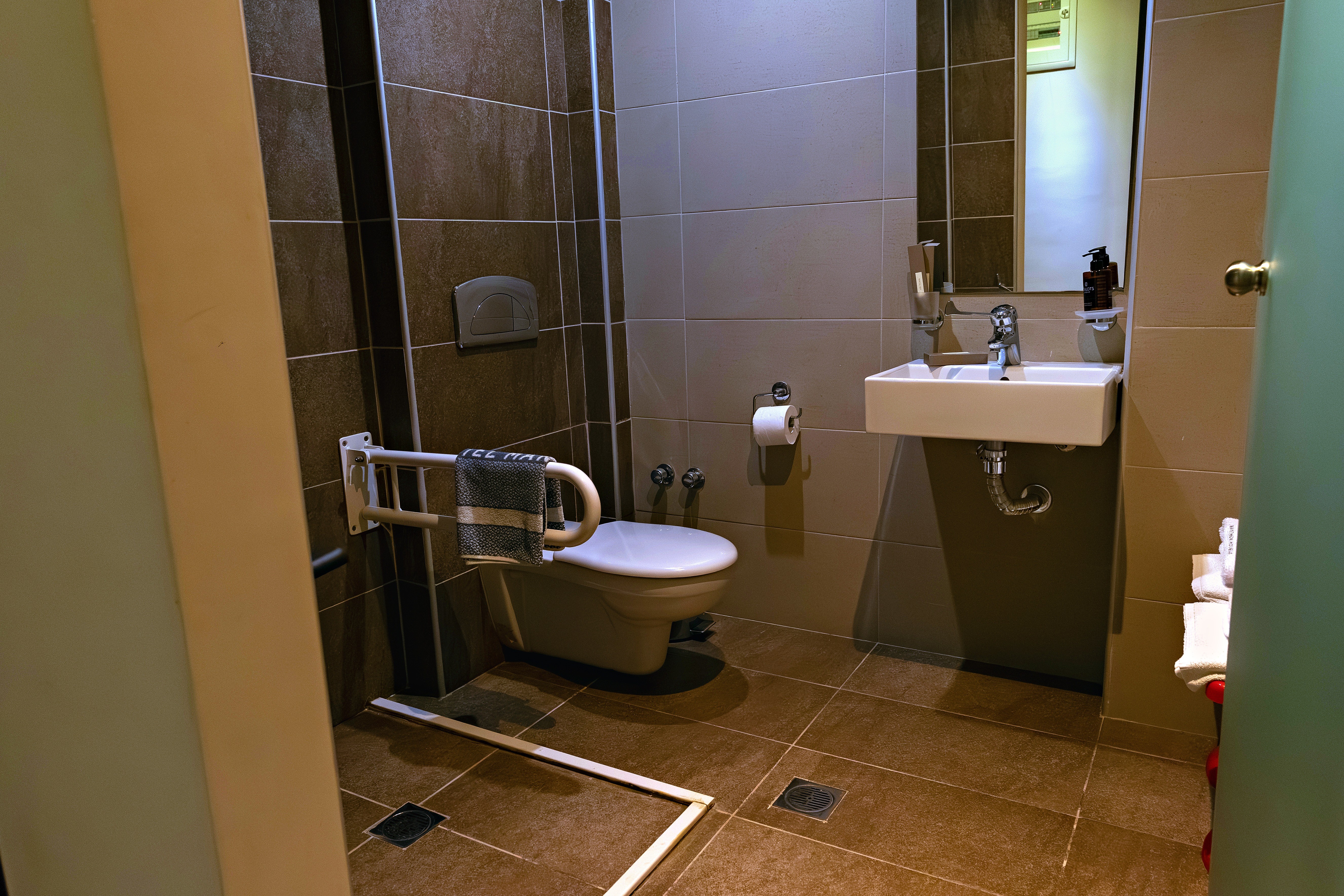 Room gallery image 4