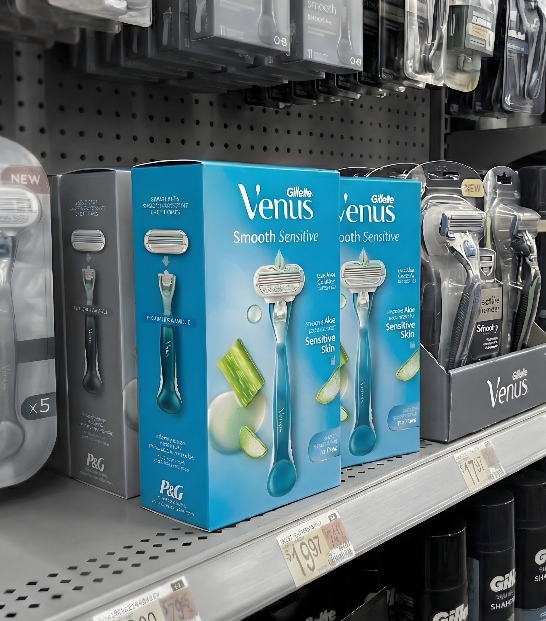 Venus Smooth Sensitive Pack In Store