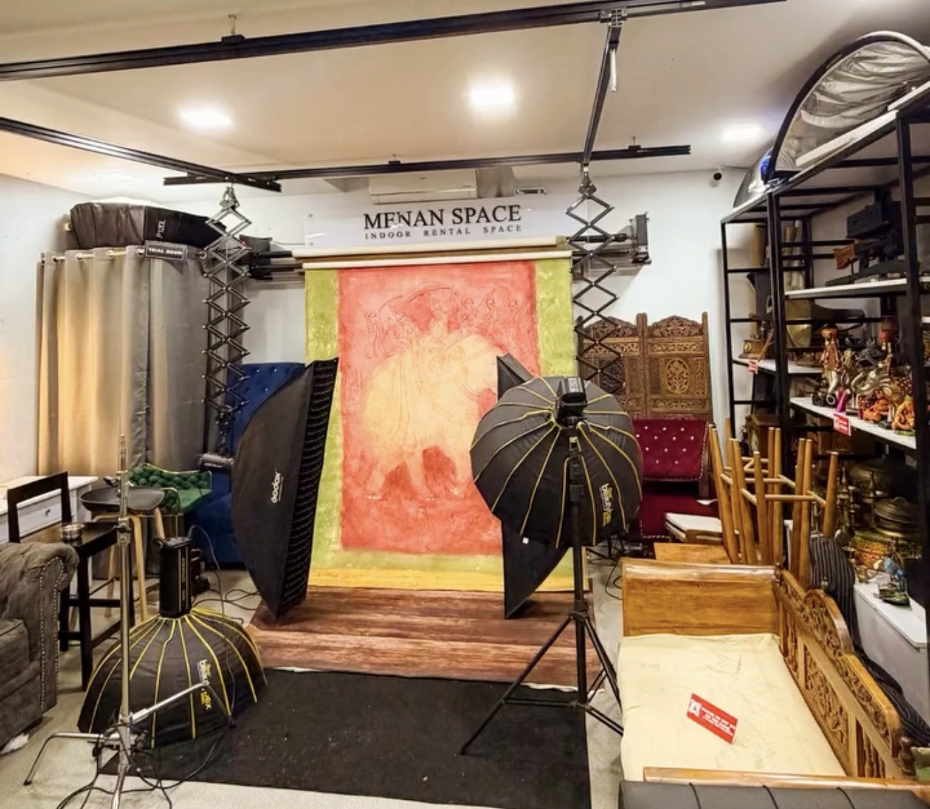 Coach explaining stuff to an athlete