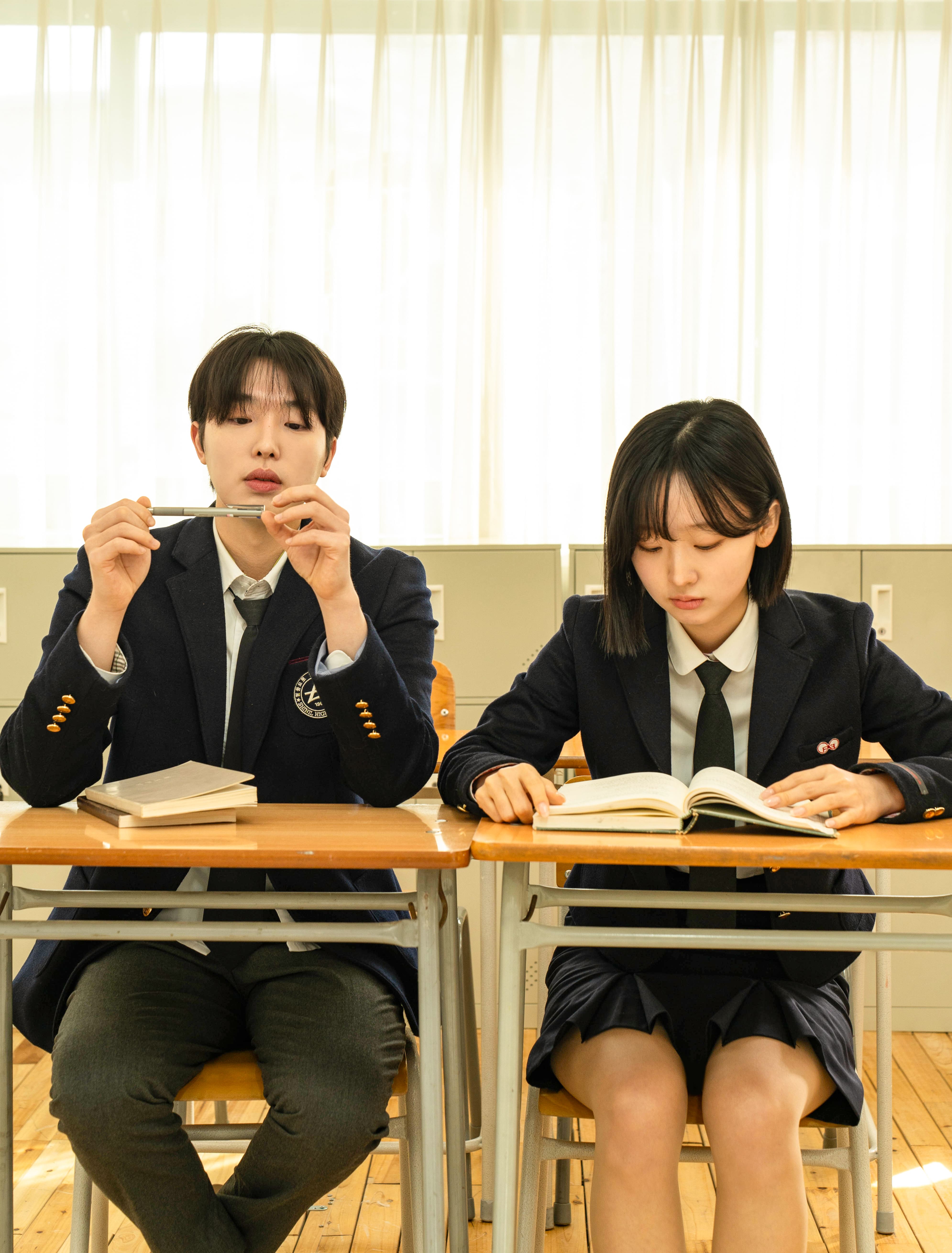 [필름커넥트] 서울 커플스냅: 특별한 교실스냅 후기, 성수동 젠 스튜디오 | 작가추천 연온필름