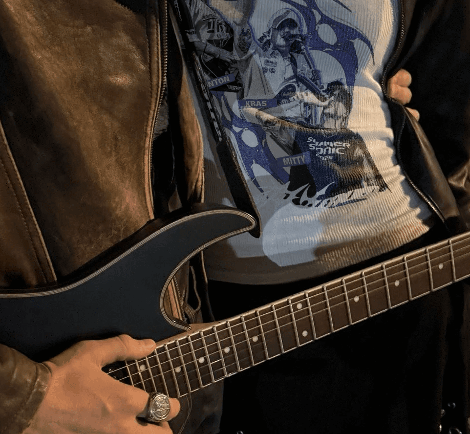 Merch Chase Atlantic x Wolfie