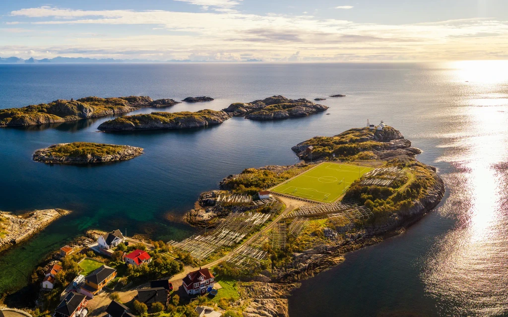 Henningsvær er et must når du er i Lofoten | Expa Travel