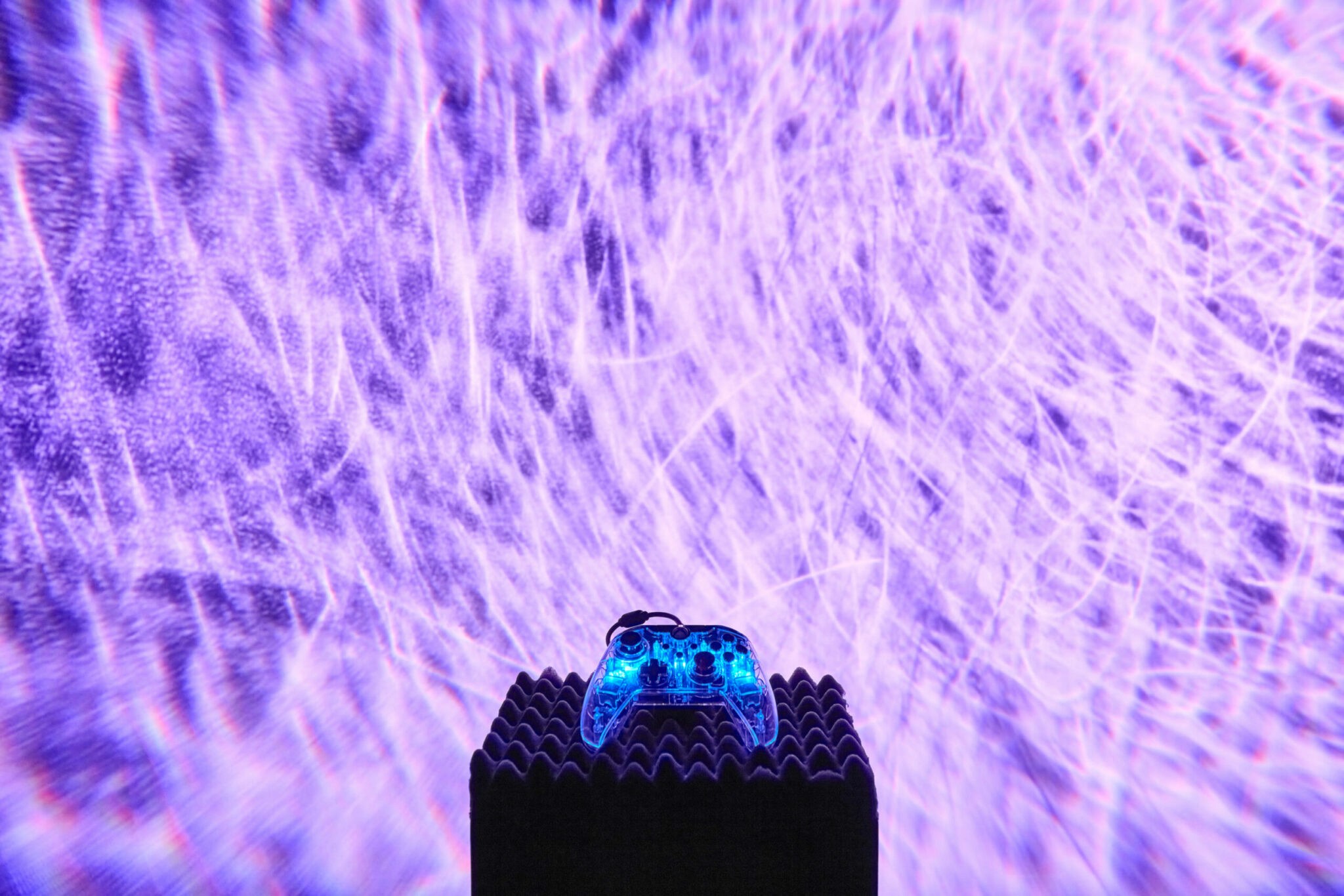 Humble Cottage (험블 코티지), 2023–2025  Single-channel, 4K video, sound, black and white / 싱글 채널, 4K 비디오, 사운드, 흑백  Edition 2/5 + 2 AP / 에디션 2/5 + AP 2점  Duration: 5:37 / 러닝타임: 5분 37초