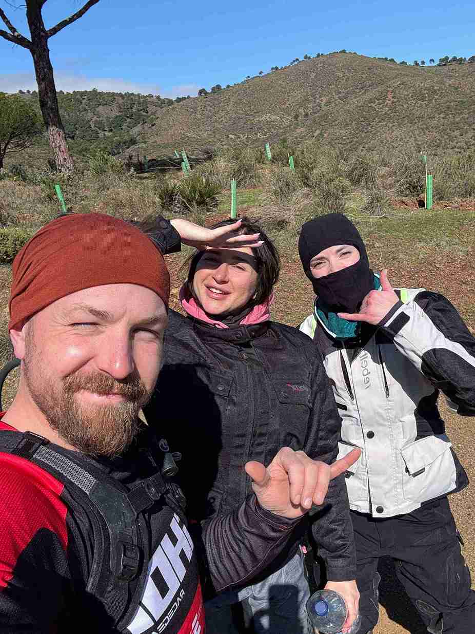 Всё включено: мотоцикл, вилла, еда и катание каждый день.