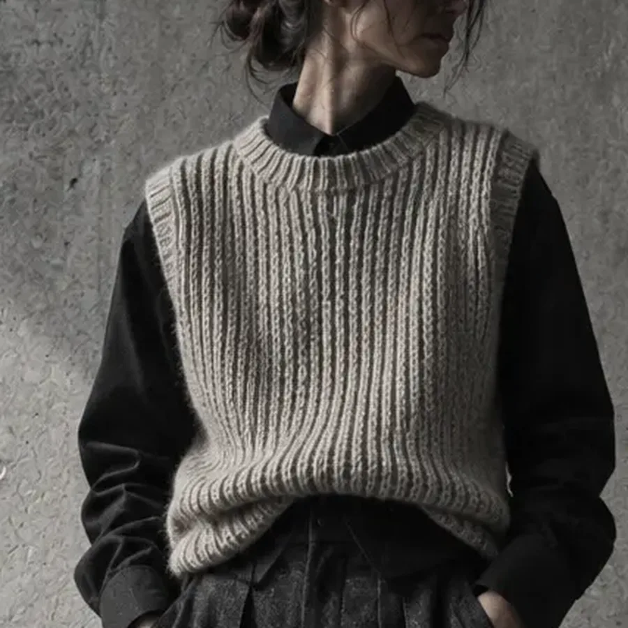 Crop of Rib Knit Vest in look 05