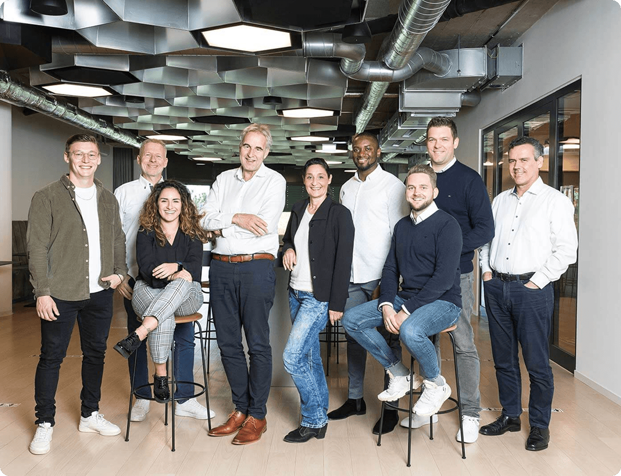 Group photo of the Sovendus Partnership team in the office