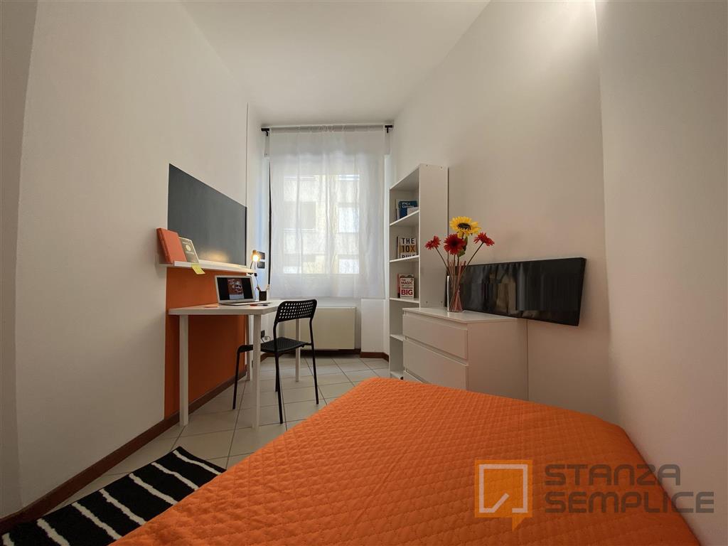 Stanza di 10.5 mq in Via GEROLAMO TARTAROTTI, Rovereto