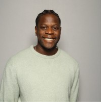 Portrait of Louron Pratt, Senior Editor at Mind The Product. A testimonial endorsing Mani Dastgerdi as a skilled video effects editor and communicative partner who significantly enhanced their B2B weekly podcast series through long-term collaboration.