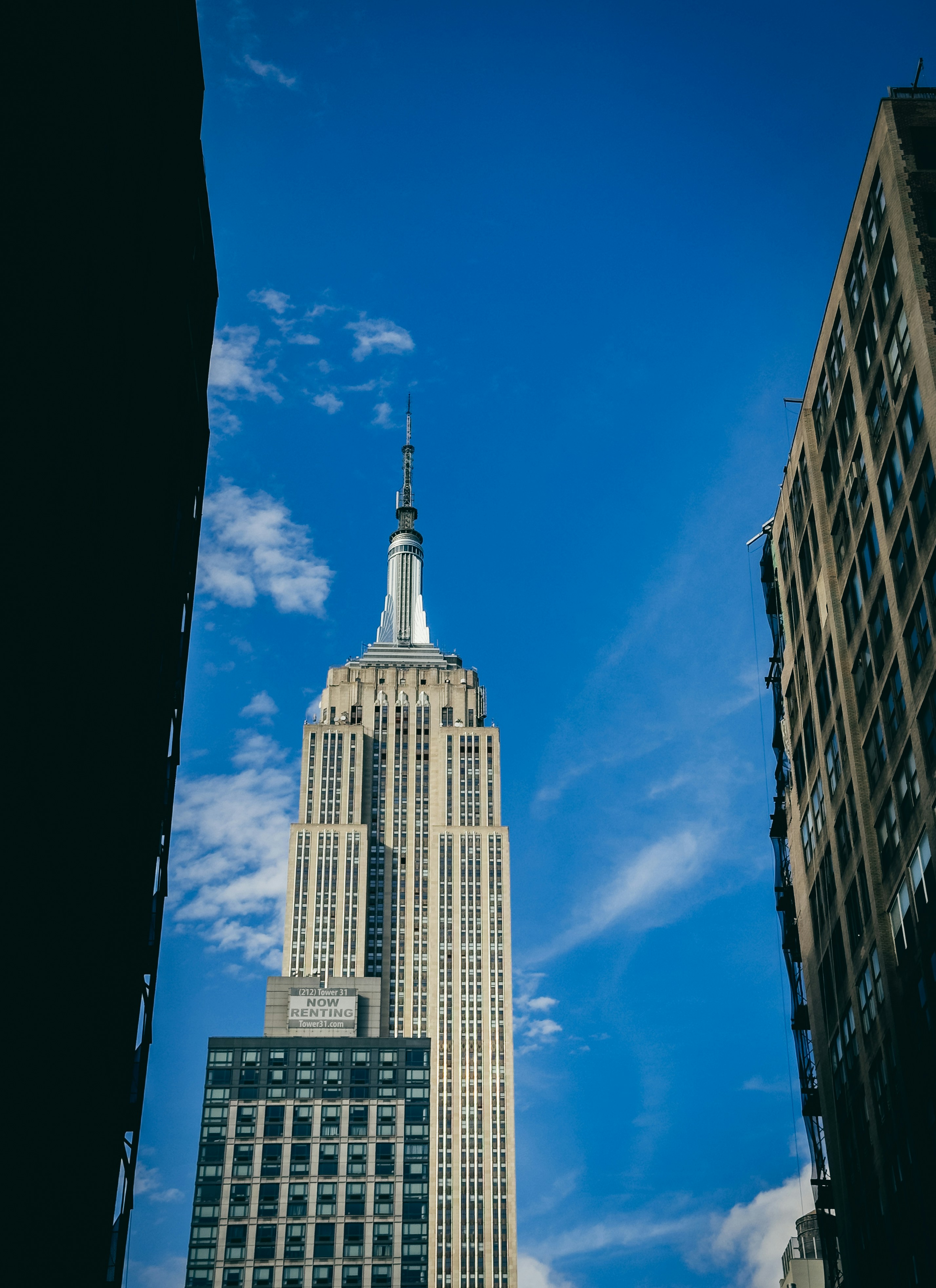 photography of dam during daytime