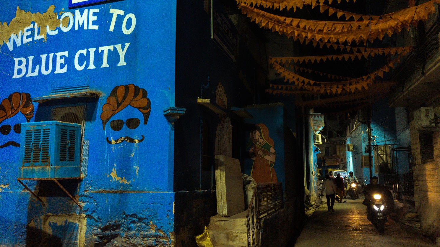 The entrance of the blue city of Jodhpur, in the region of Rajasthan in India