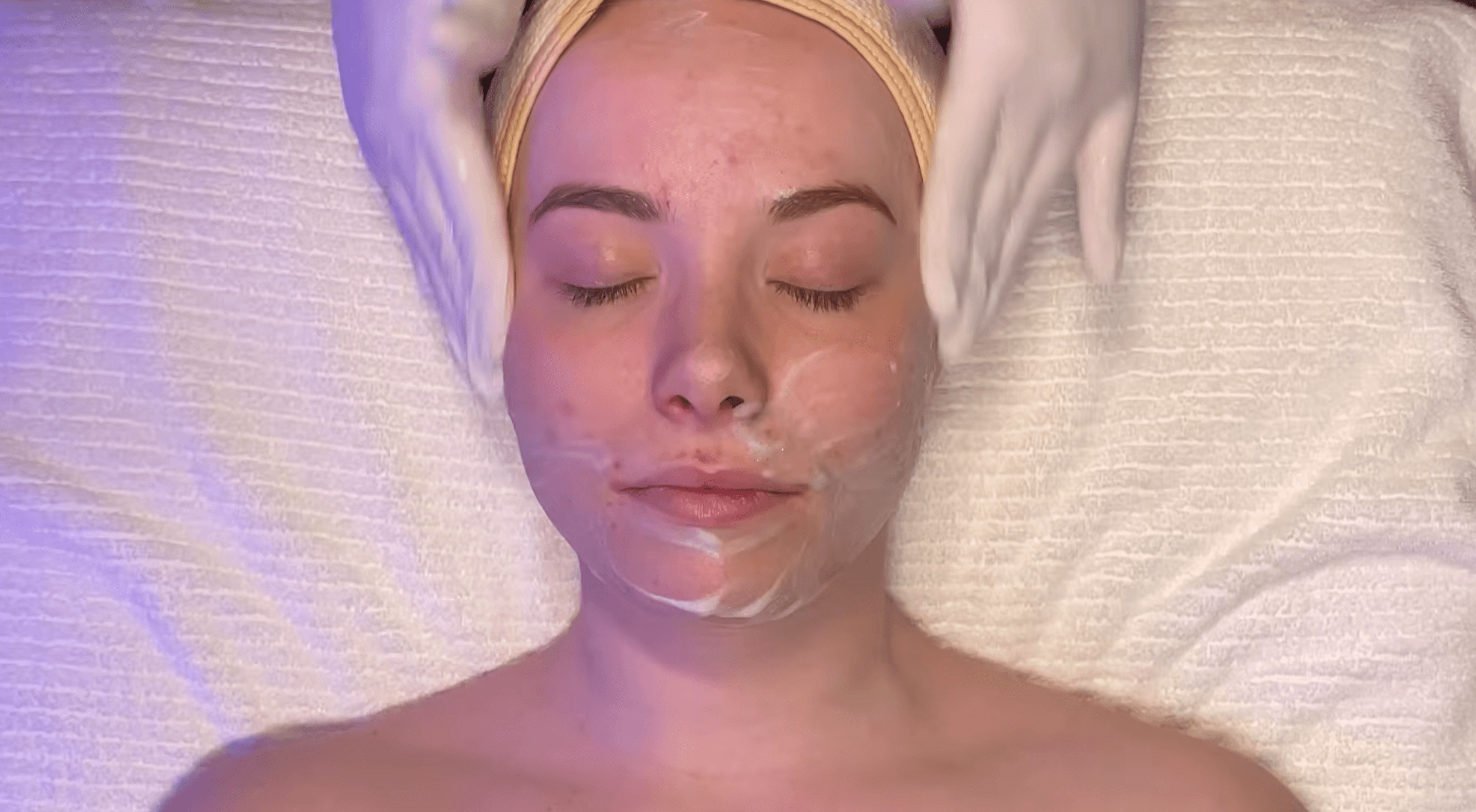 Dermaplaning Hero image section