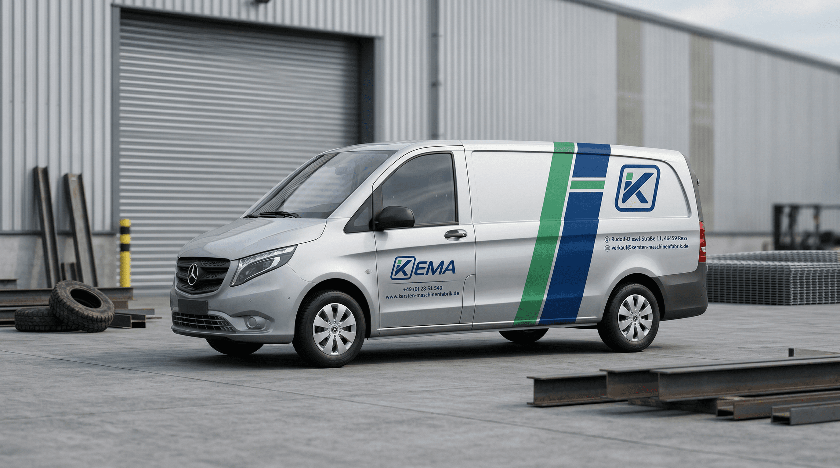 Fahrzeugfolierung eines silbernen Mercedes Transporters für Kersten Maschinenfabrik – Foliendesign und Farbkonzept von morgenrot | design + marketing.