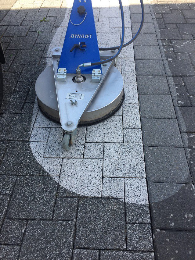 Steinreinigung, Einfahrte, Terasse, Garagen, Eingangsbereiche mit dem Hochdruckreiniger