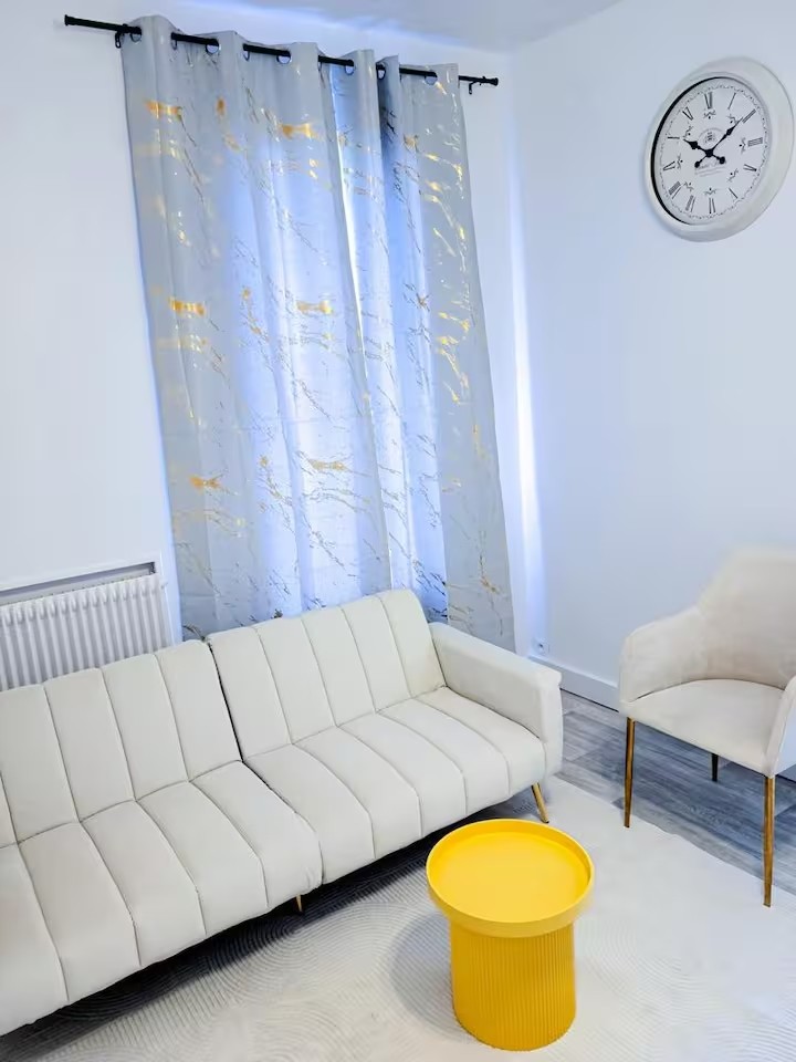 Photo d'un appartement cosy de Holyguest proche CDG, Disney & Villepinte 
