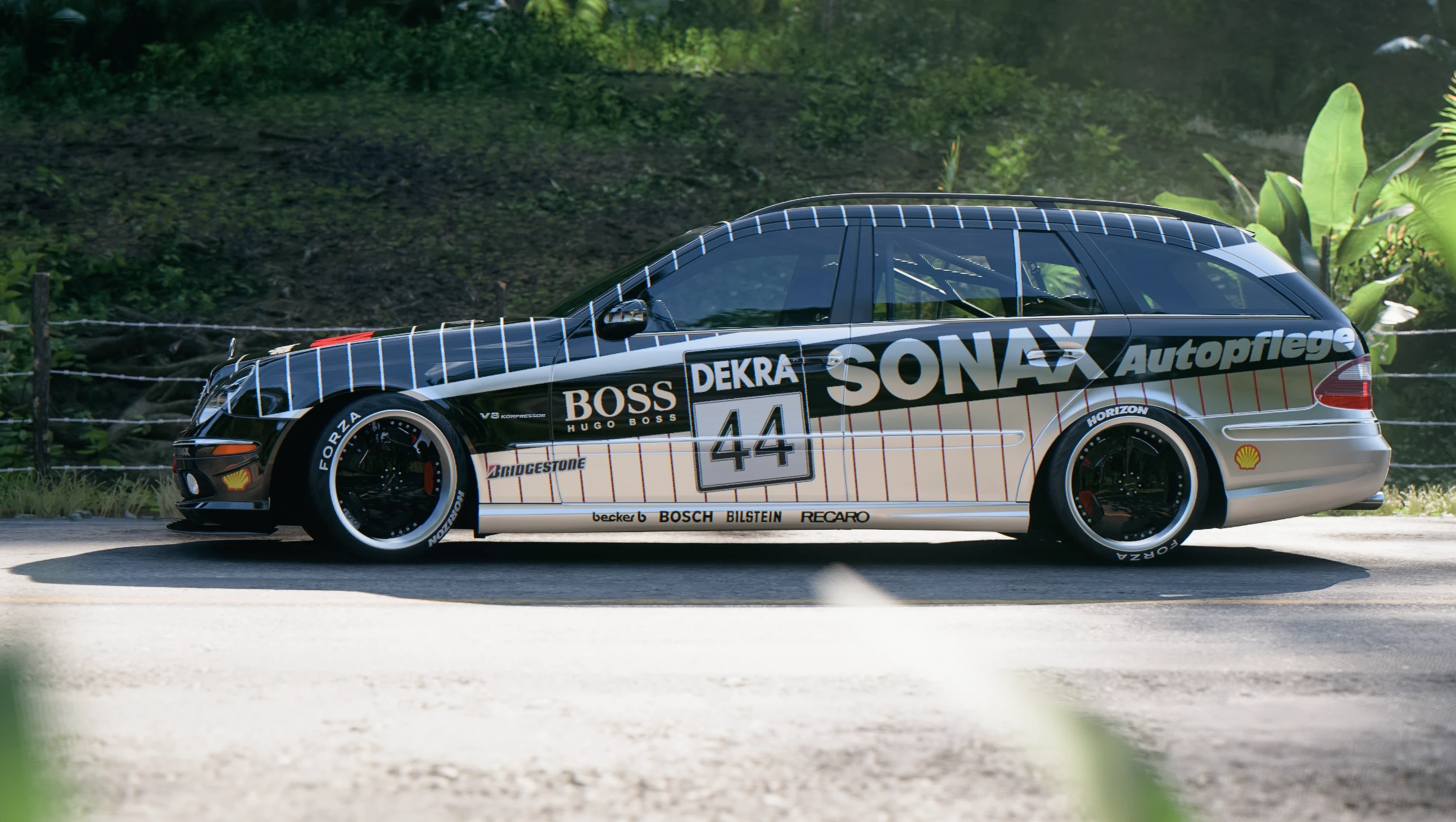 Mercedes Benz E55 AMG Wagon 2006 - Hugo Boss DTM