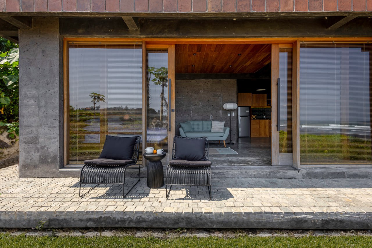 A freehold 3-bedroom beachfront villa with ocean views in Balian