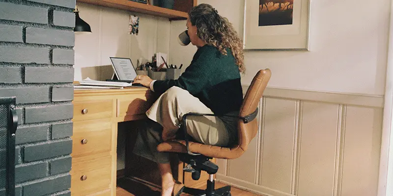 A new manager developing good habits in her daily activity at work.