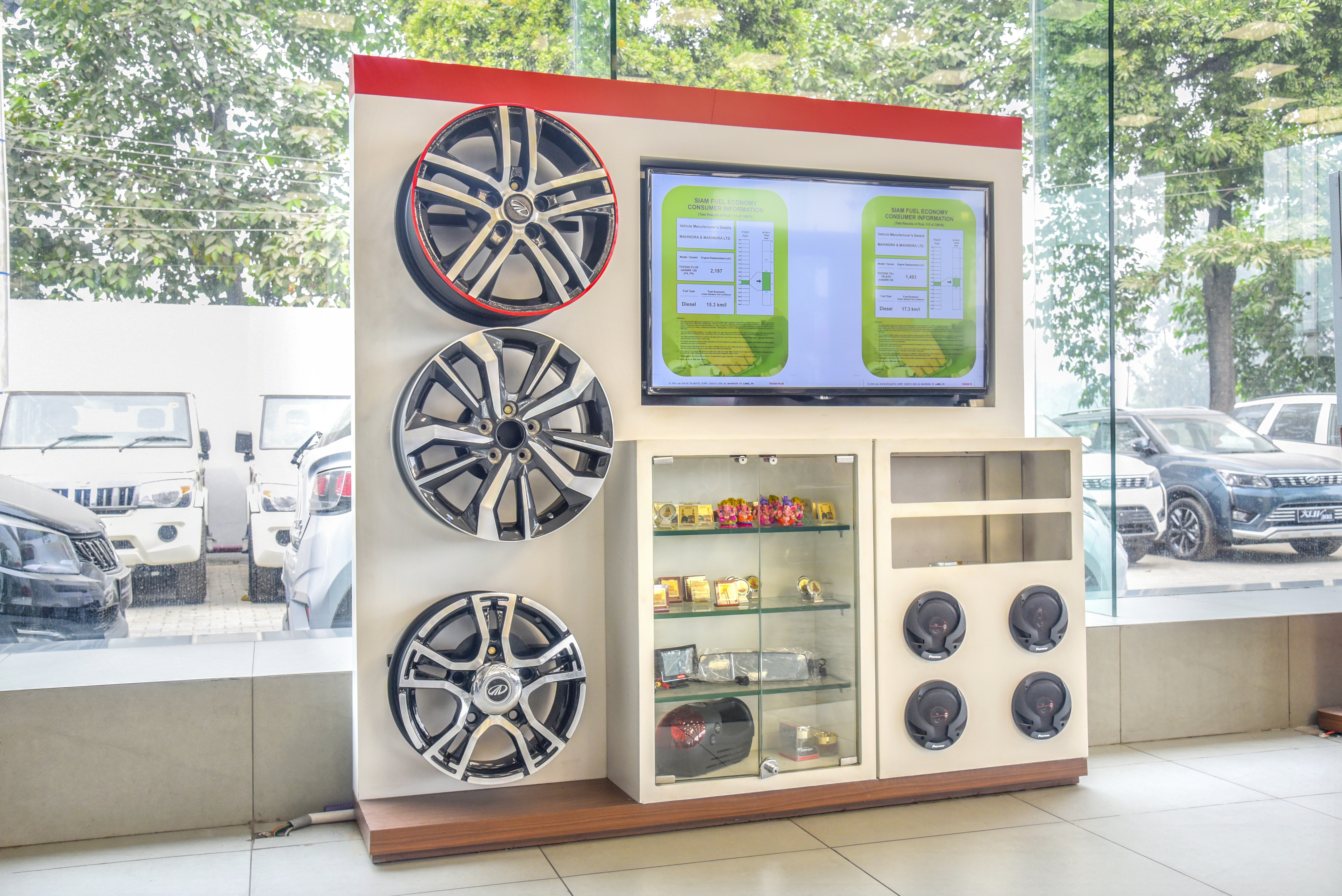 Mahindra | Passenger Vehicles Dealership Identity Programme