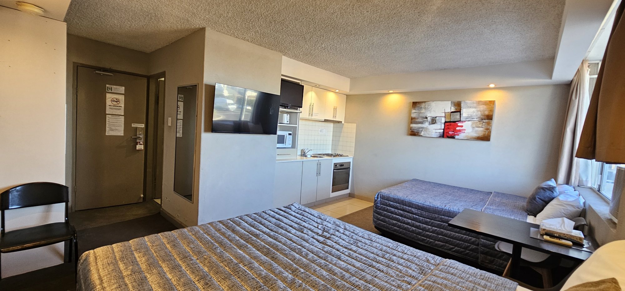 Room thumbnail 2