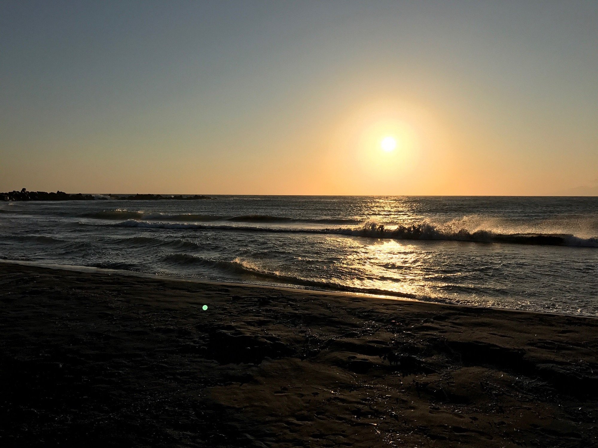 Monolithos Beach: Family-Oriented Relaxation
