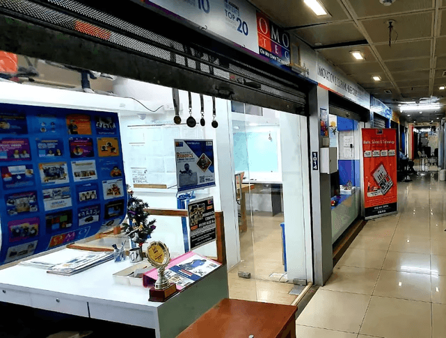 Man photographing granite cliffs in yosemite national park