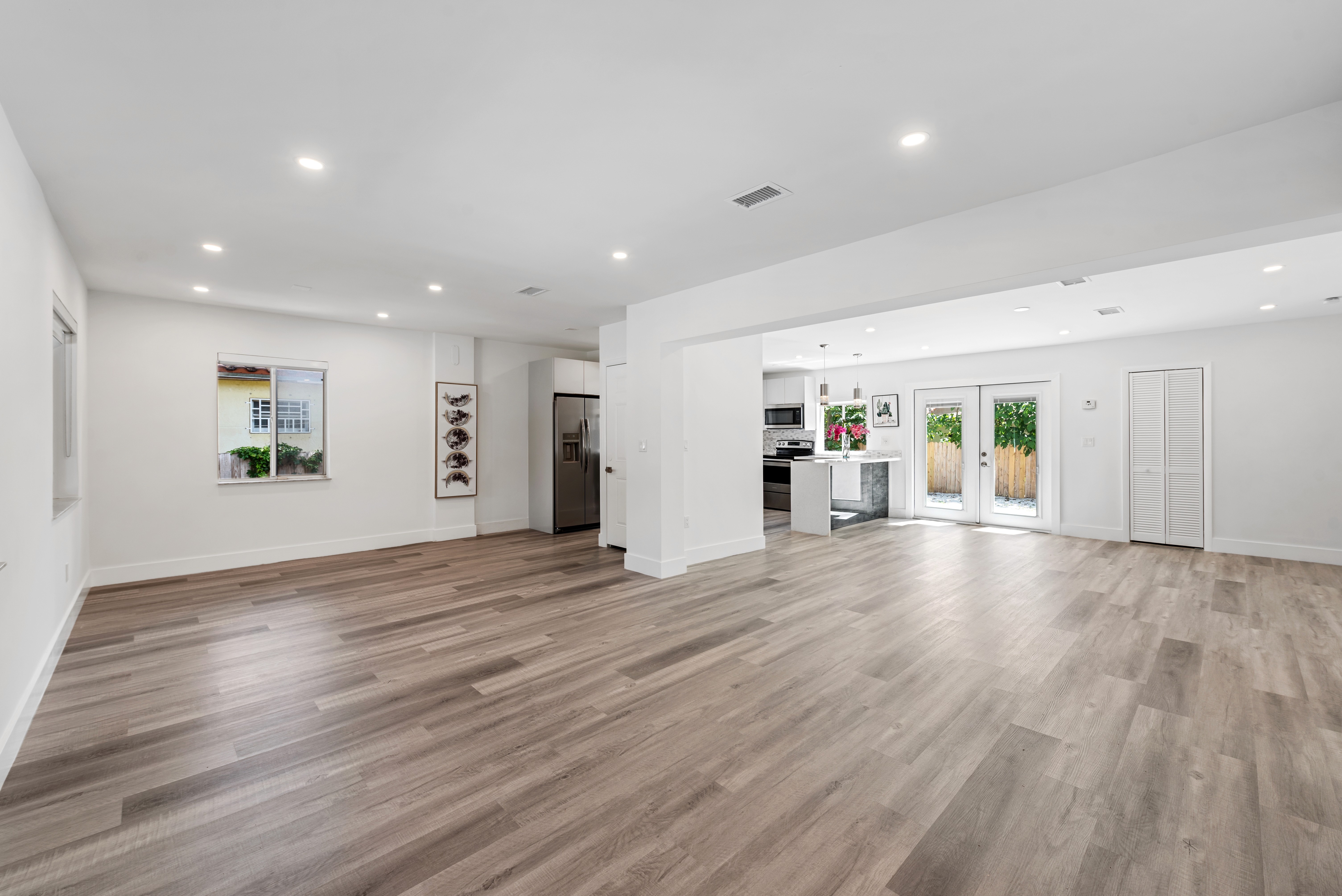 mid-range-view-of-the-villa-s-private-beach-entran