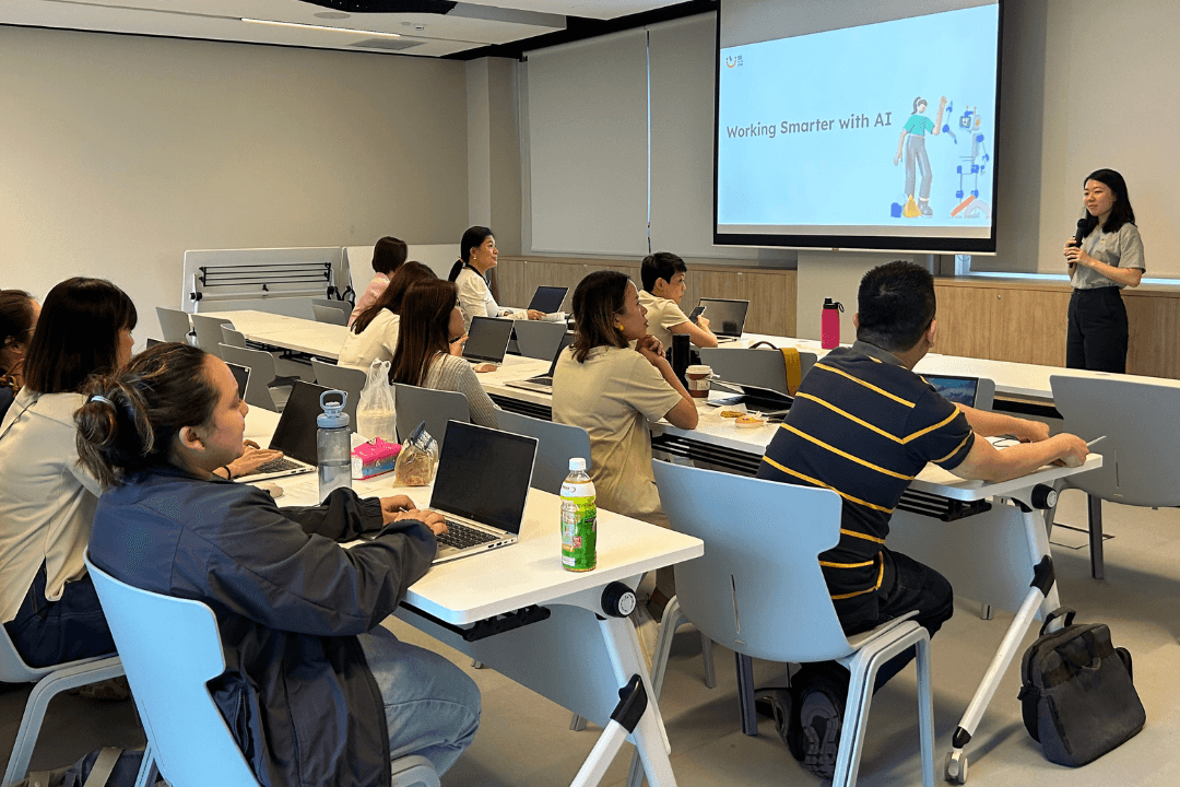 A full classroom for the workshop on how to Work Smarter with AI