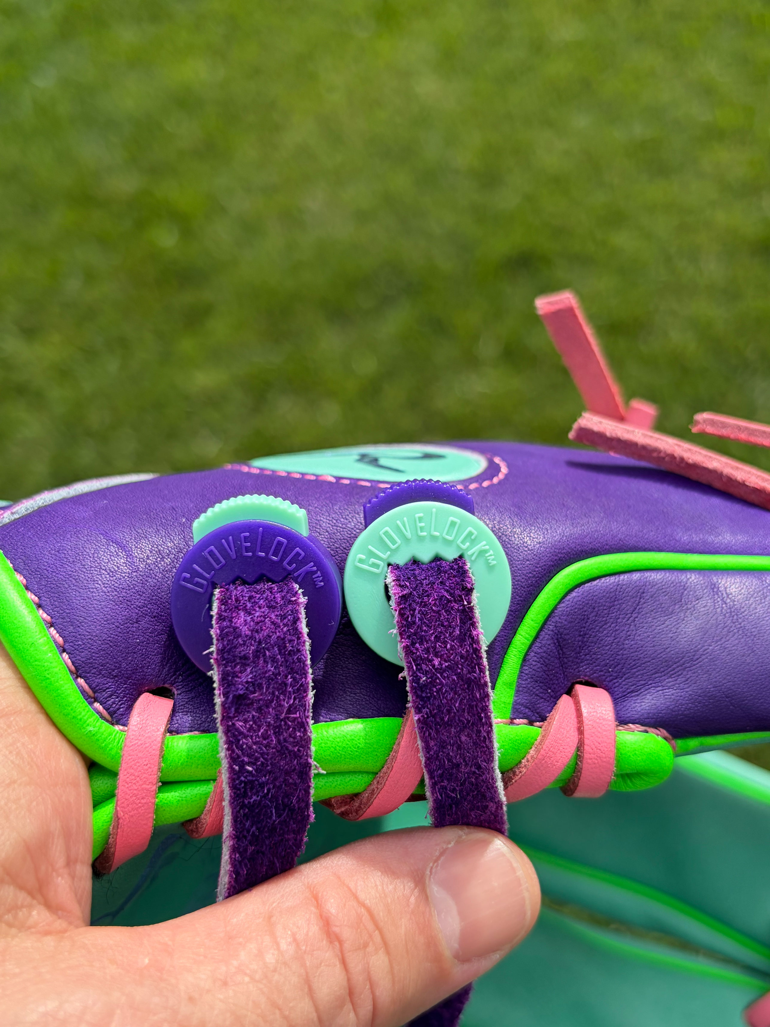 Glovelock - Mint/Purple