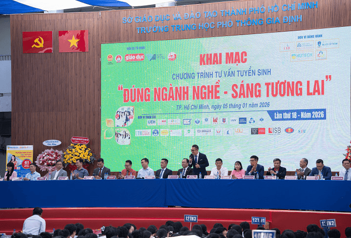 Tư vấn tuyển sinh HSU gây ấn tượng với trải nghiệm VR và tương tác Mascot sôi động