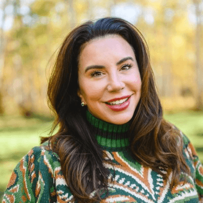 Rachel Alday Headshot