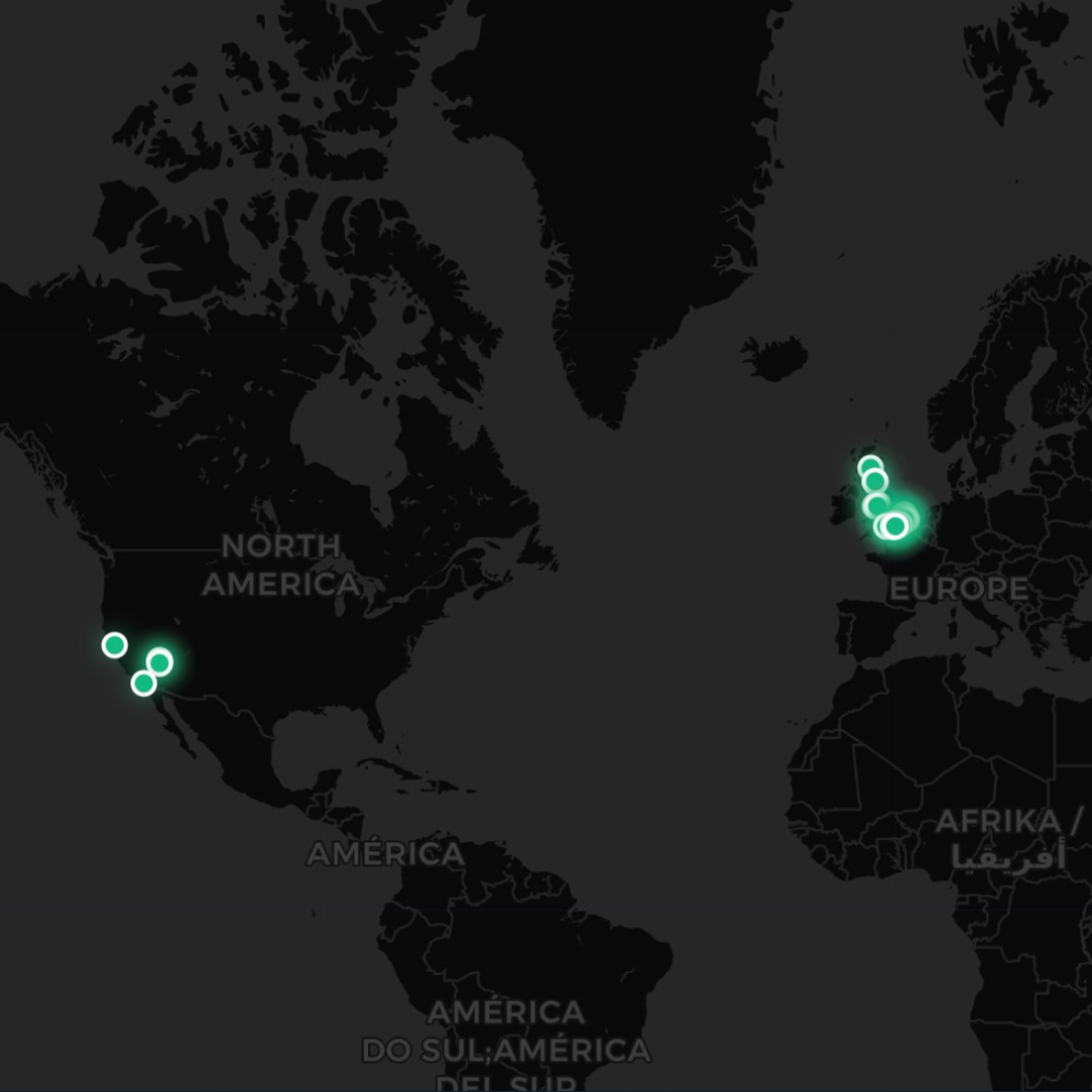 World map with green pins on locating where a user has played a golf round