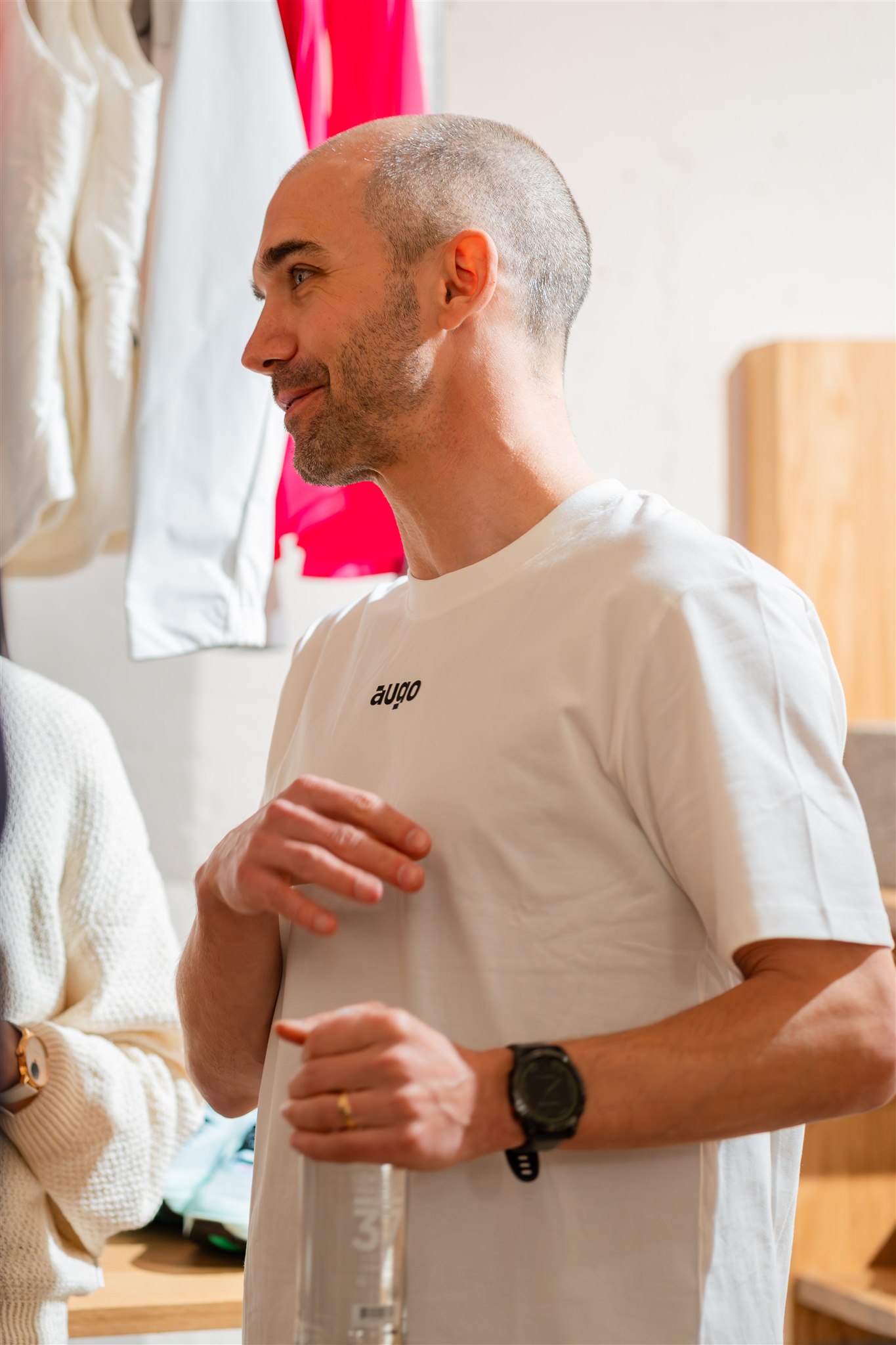 Speaker talking at product launch in Zurich by Mizuri