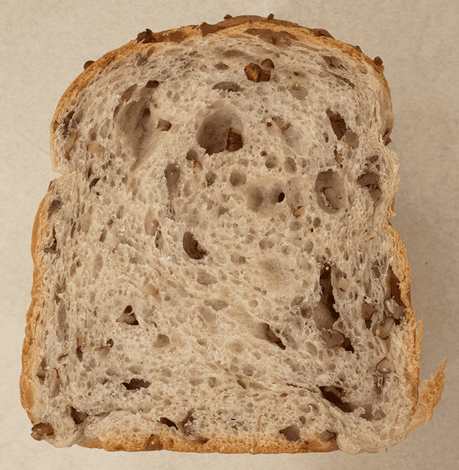 Pan de nuez y mantequilla rebanada