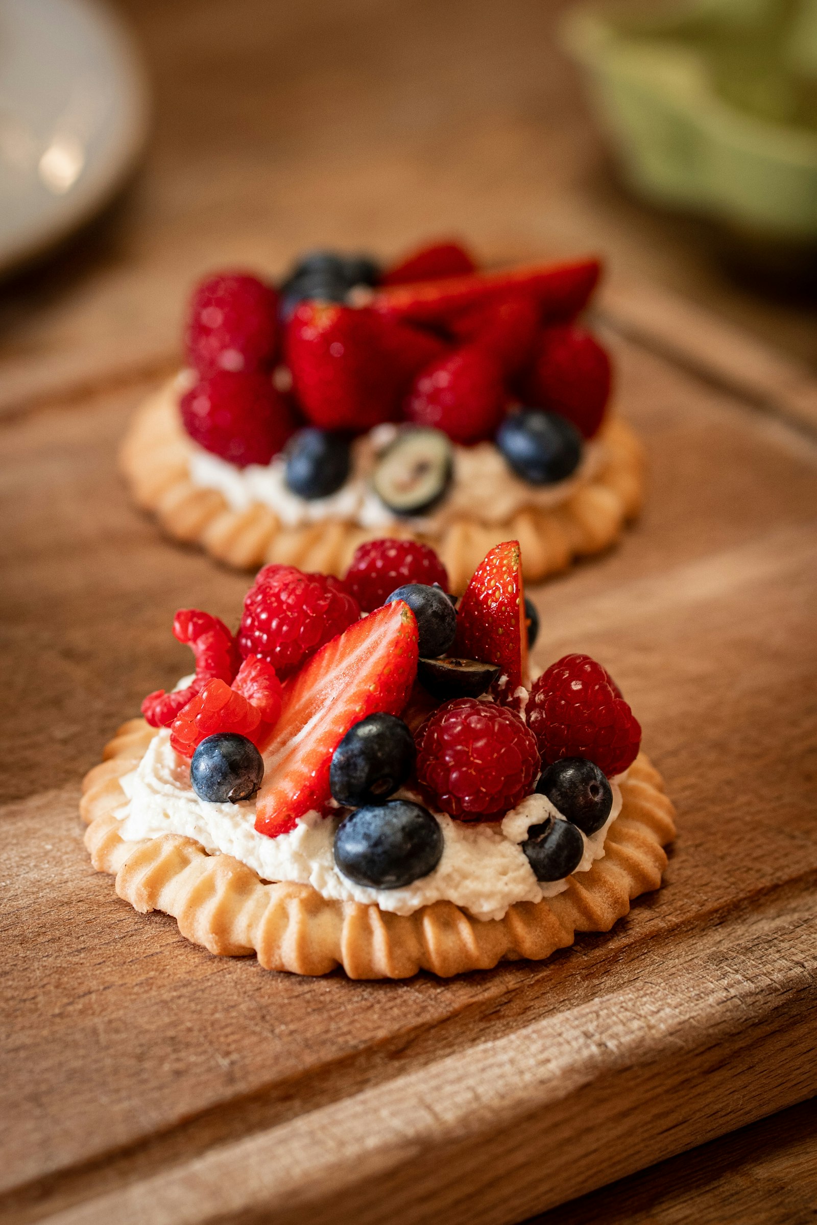 Tarta de frutas frescas en pastelería — programa de fidelización y reseñas Google
