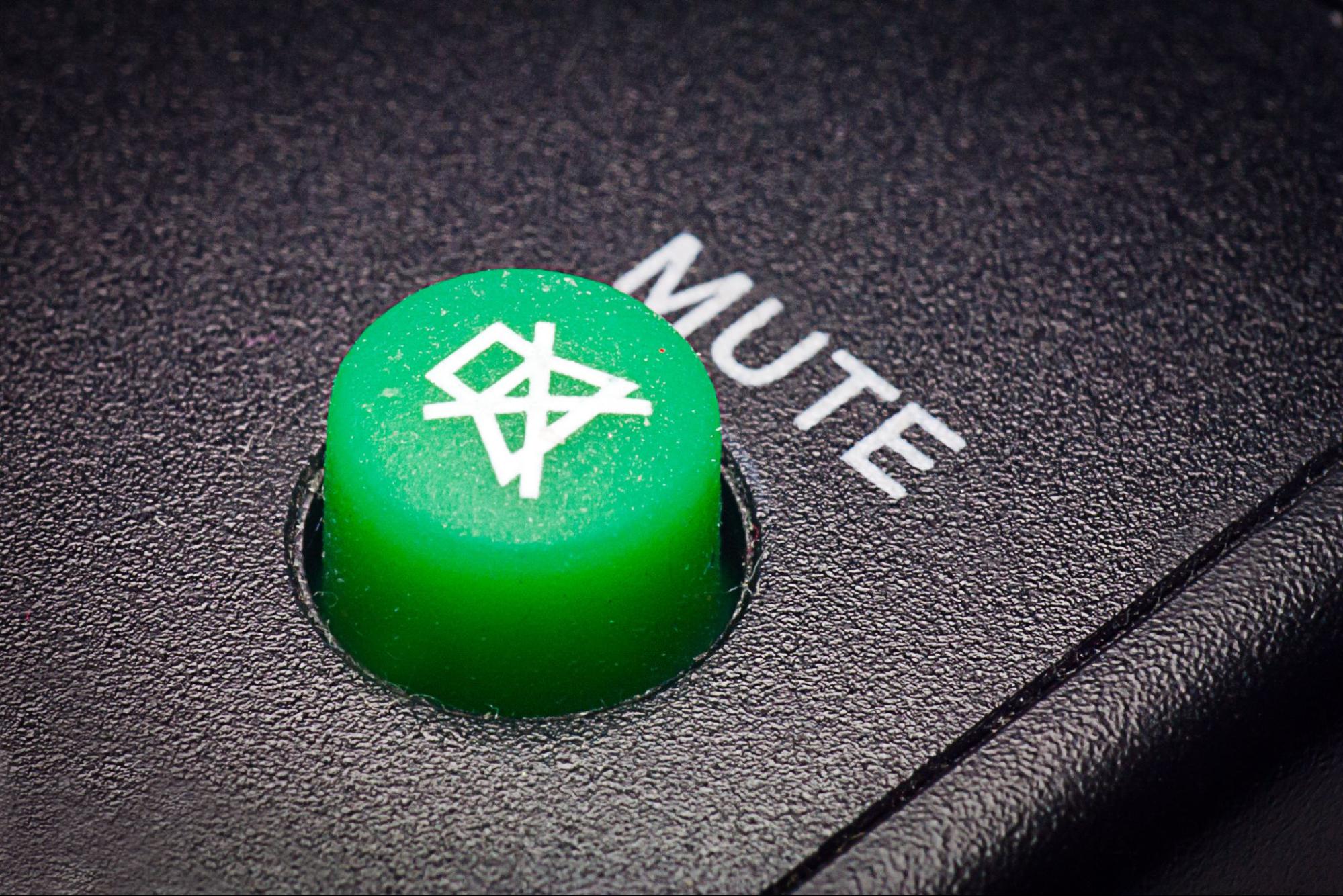 O Efeito Streisand Corporativo: quando calar clientes só dá mais palco para a crise