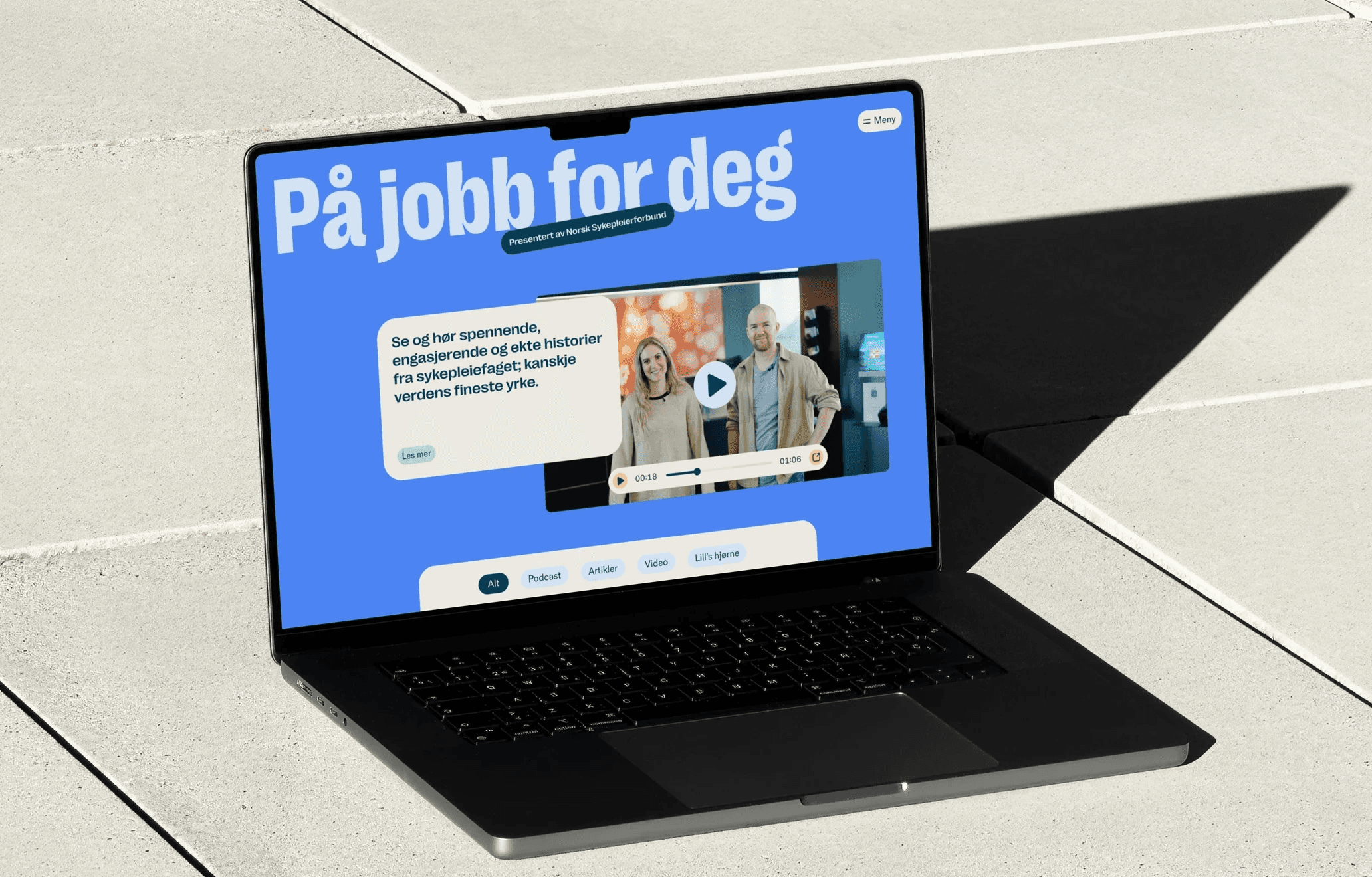 Laptop showcasing the website design for "På Jobb For Deg".