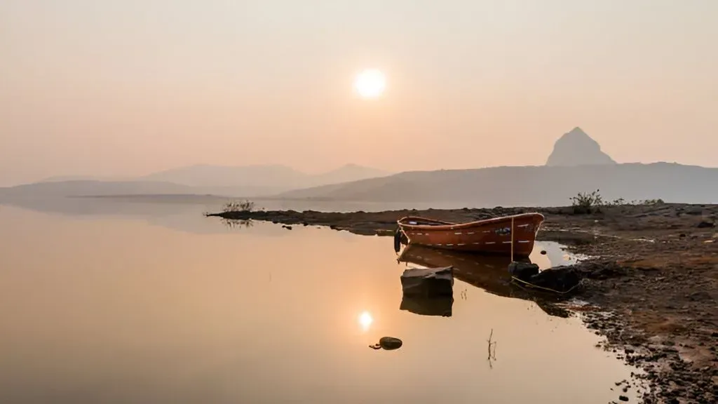 Lonavala Lake.webp