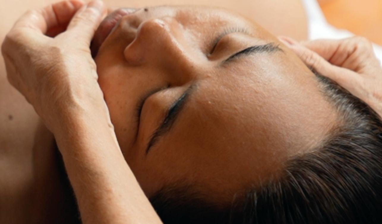 cosmetic spray bottle