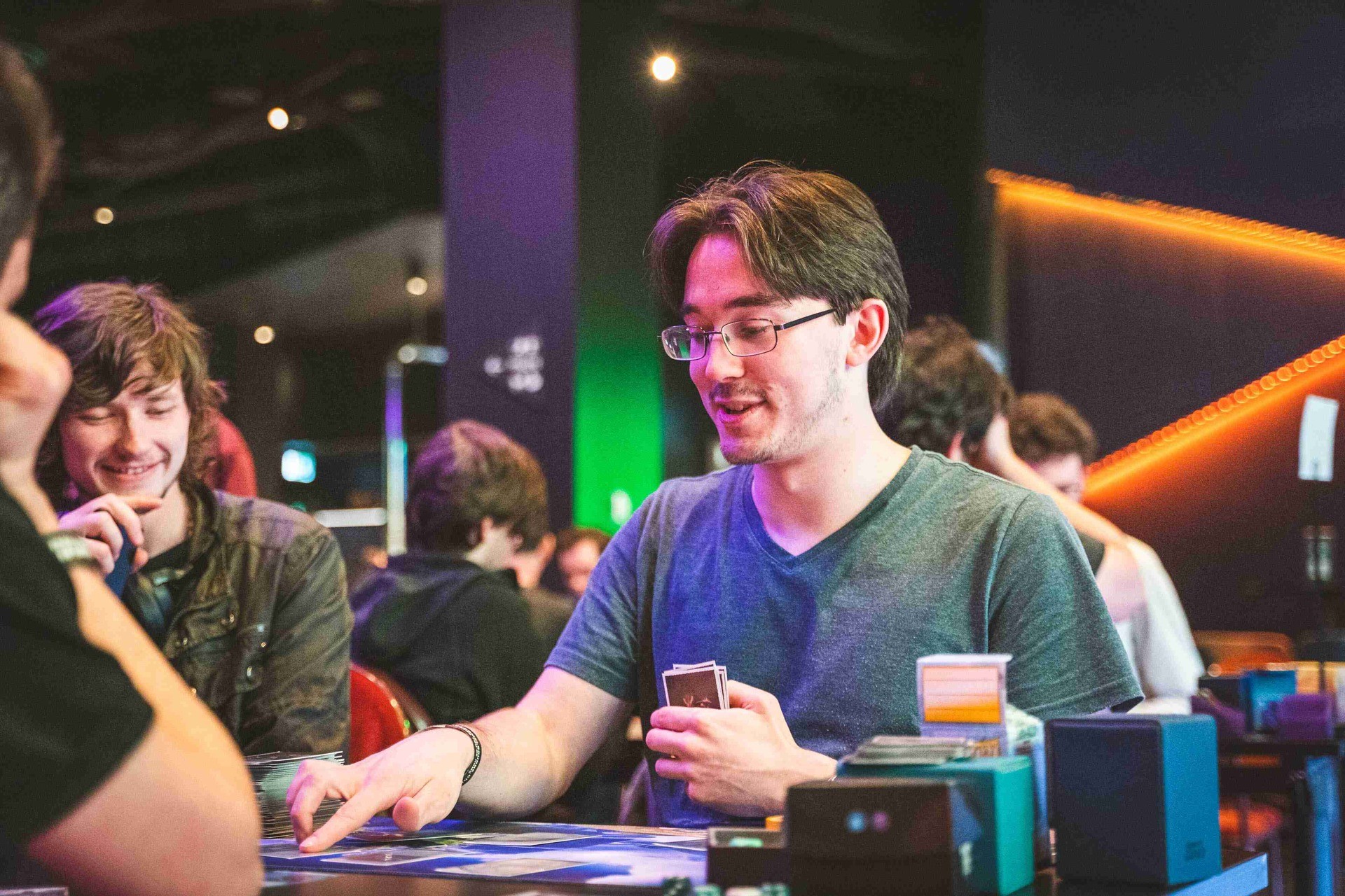 2 players enjoying a game of magic the gathering