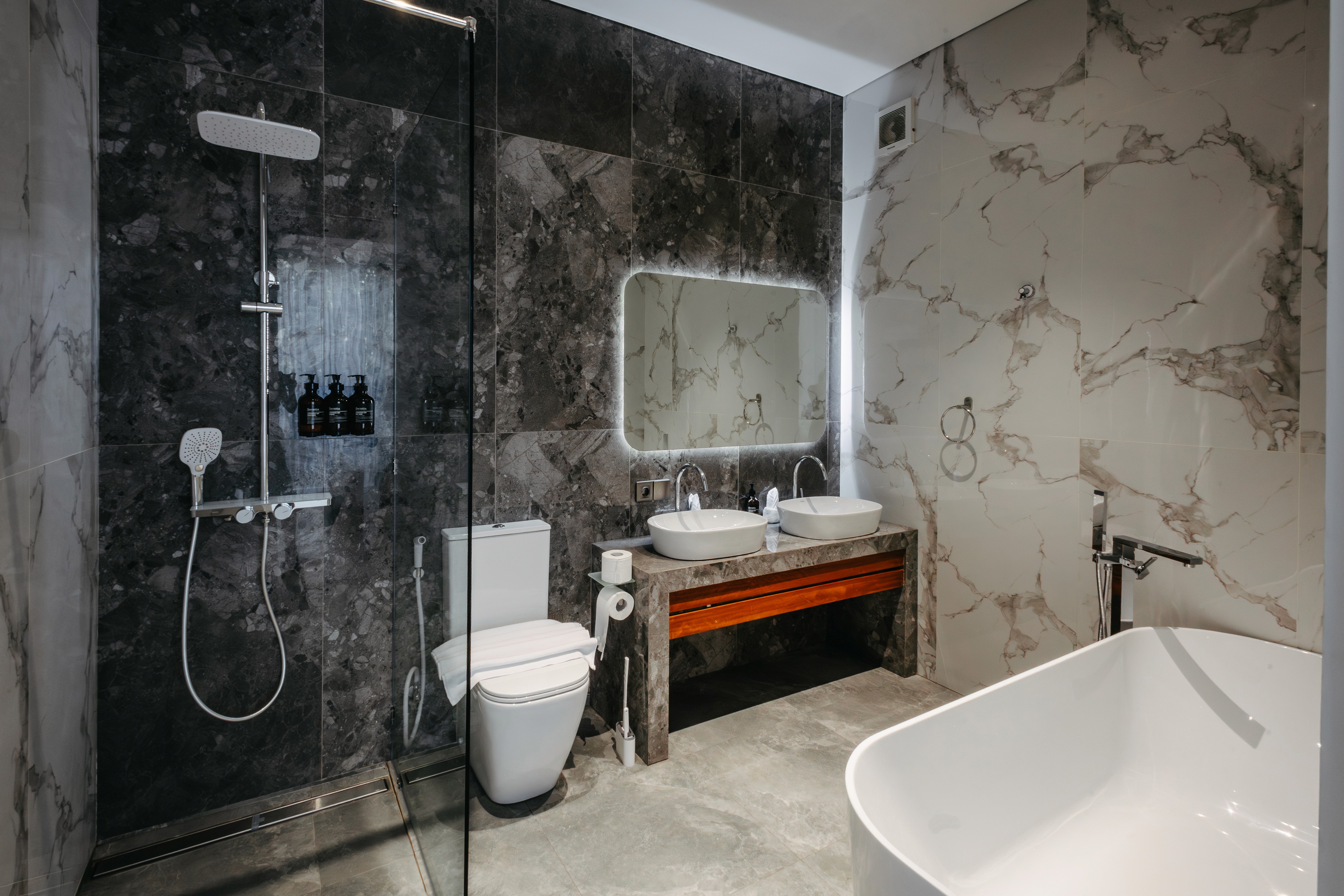 Completed 3-bedroom villas near Pandawa Beach in Bukit