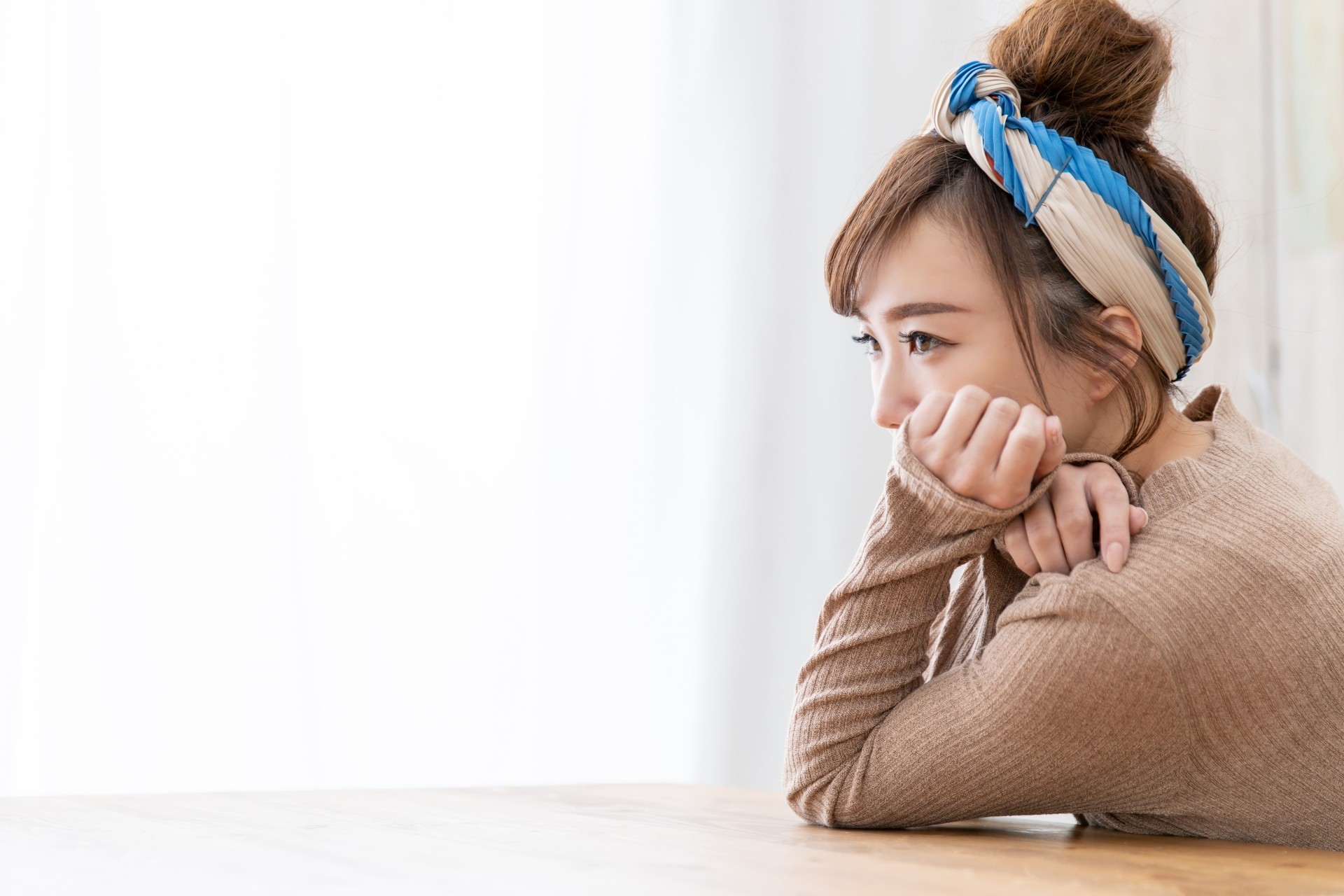 空の巣症候群の定義|子どもの巣立ち後に孤独感を感じる母親